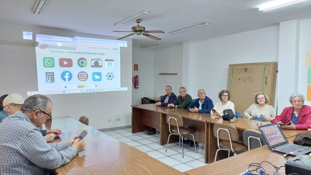 FEUP lanza el Programa AMPARO para reducir la soledad y la brecha digital en el medio rural